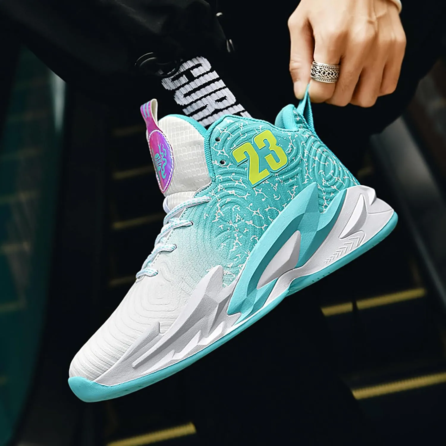 Boys Basketball Shoes Breathable Indoor Athletic Shoes Youth Outdoor Fashion Sneakers Comfortable Basketball Shoes for Girls
