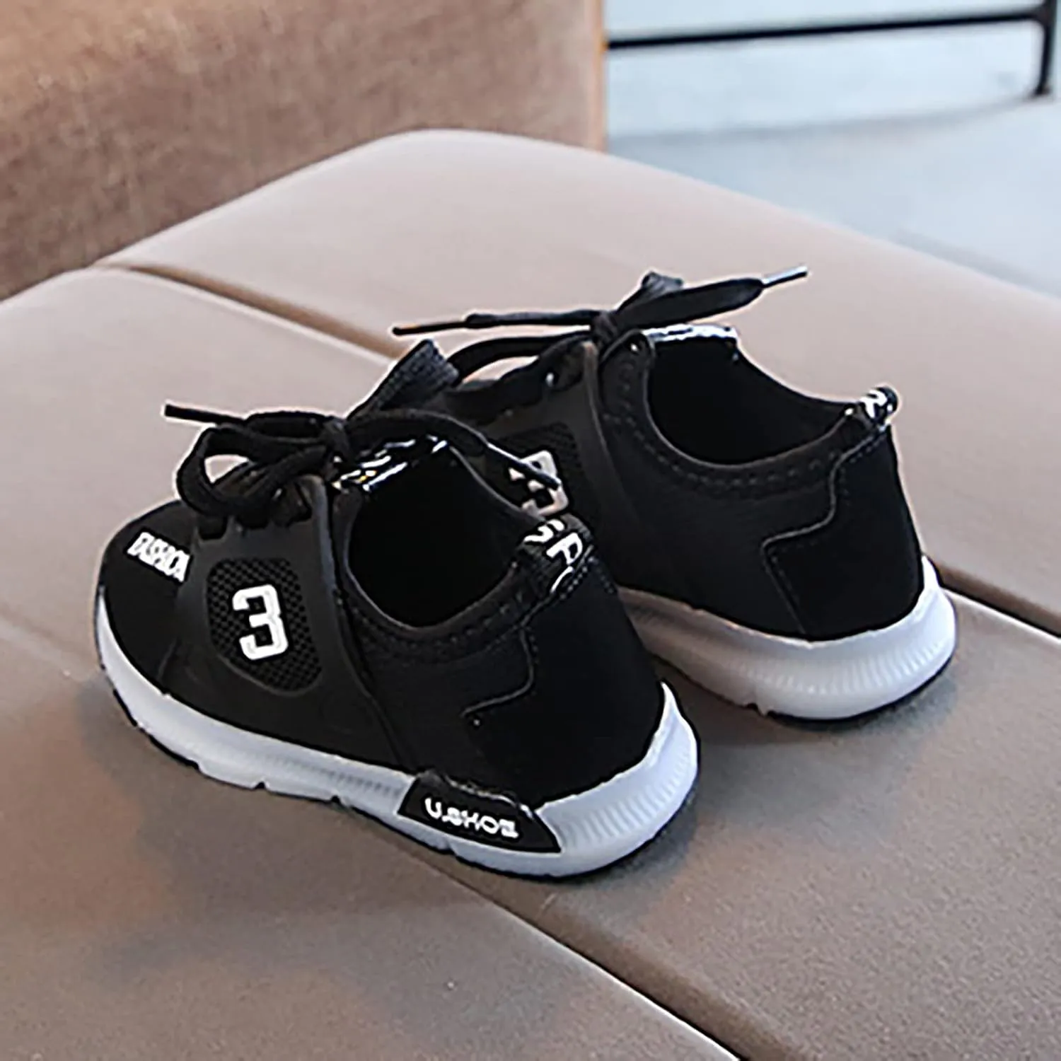 Boys Girls Light Up Shoes Kids Anti Slip Breathable Flashing Sneakers Luminous Athletic Running Walking Shoes