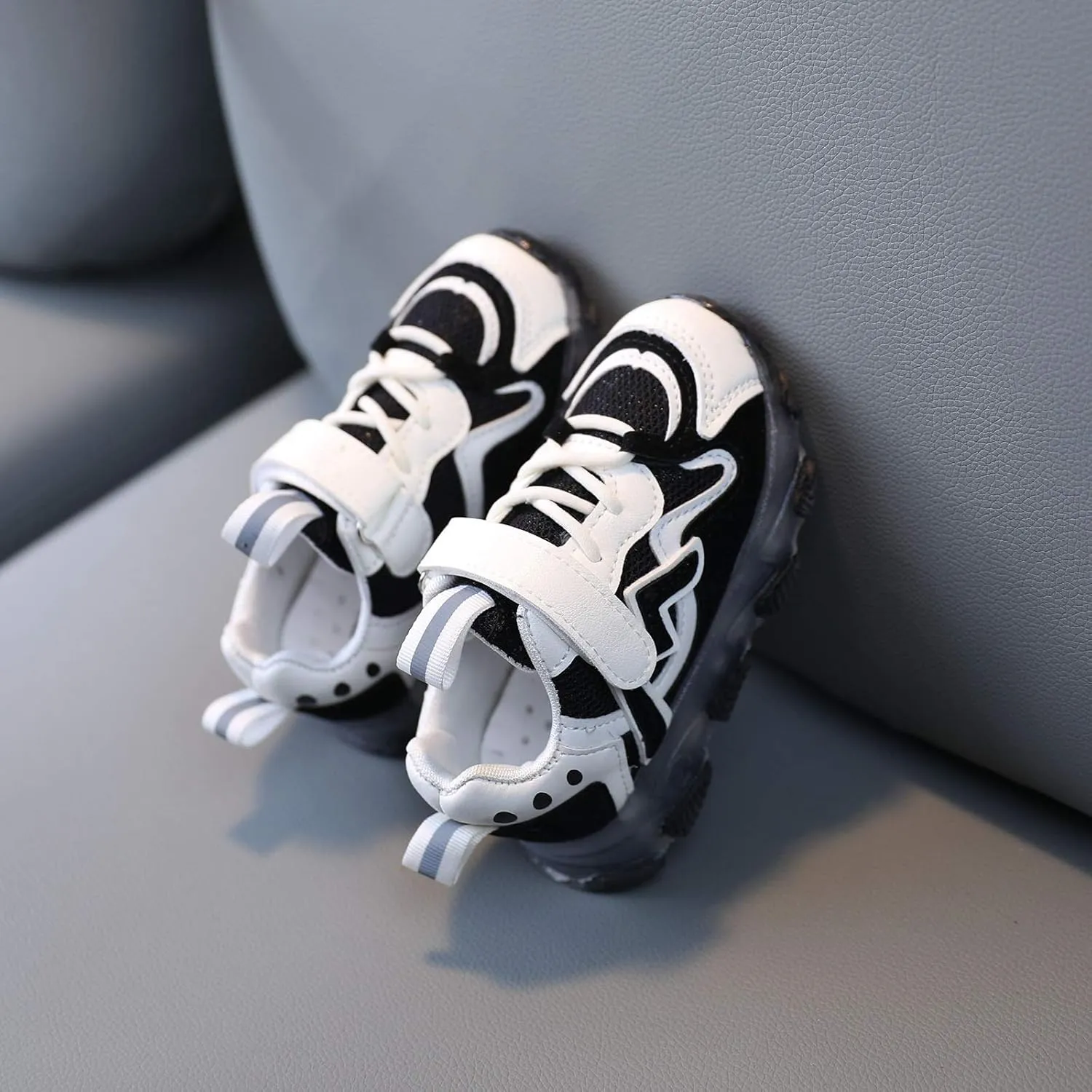 IWIHMIV Boys Girls Luminous Light Tennis Shoes Lightweight Breathable Non Slip Running Athletic Walking Sports Shoes