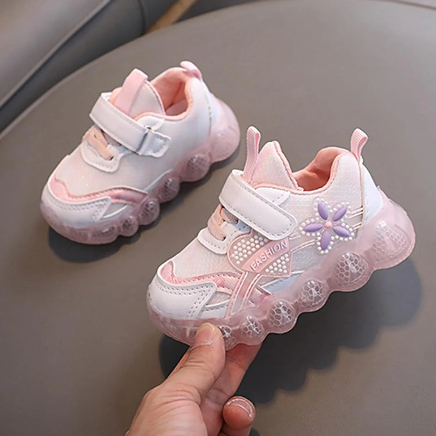 Kids Light Up Shoes Led Flashing Luminous Lightweight Breathable Running Sneakers Soft Sole Lightweight Sports Shoes
