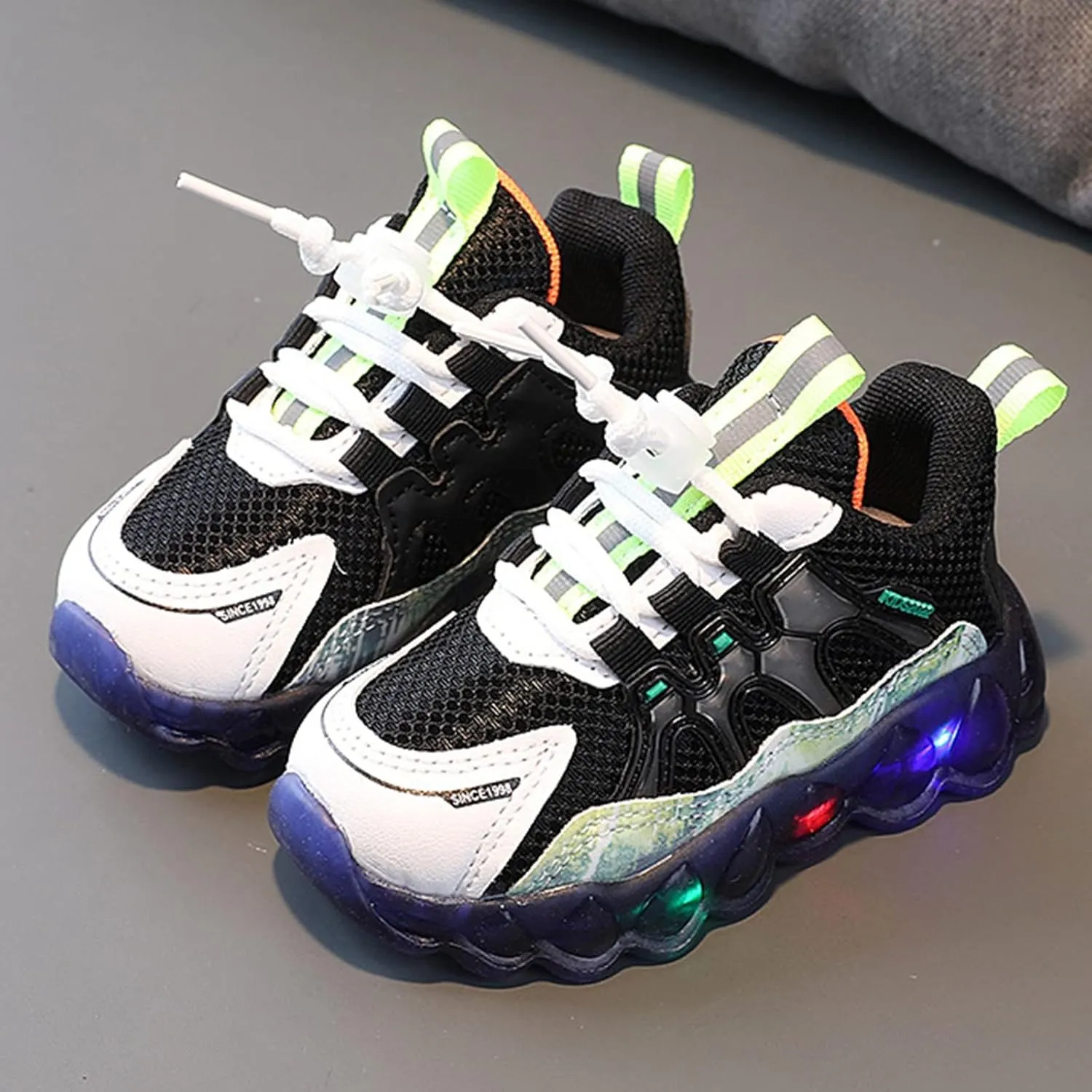 Light Up Sneakers Kids Toddler Boys Girls Breathable Soft Sole Athletic Sport Shoes Luminous Flashing Sneakers