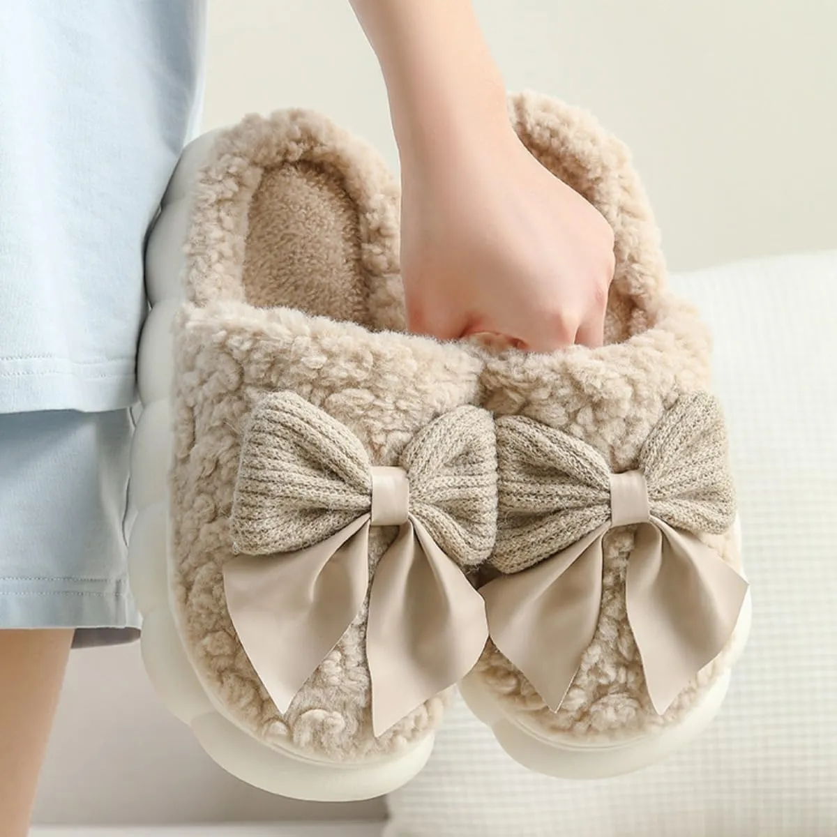 Plush Cute Bow Slippers for Women ?C Furry Comfy Indoor Outdoor Non-Slip House Slippers