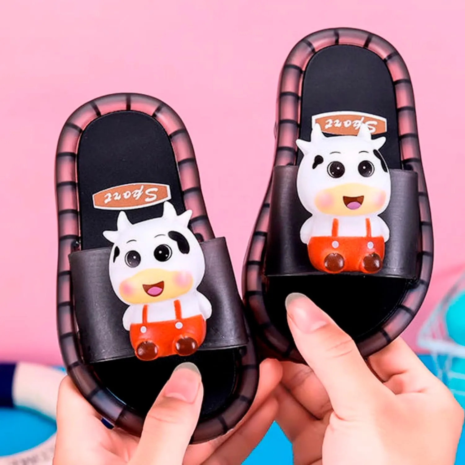 Toddler Girls Boys Light Up Slippers 2025 Stylish Cute Cartoon Animal Luminous Sandals for Girls Casual Slippers